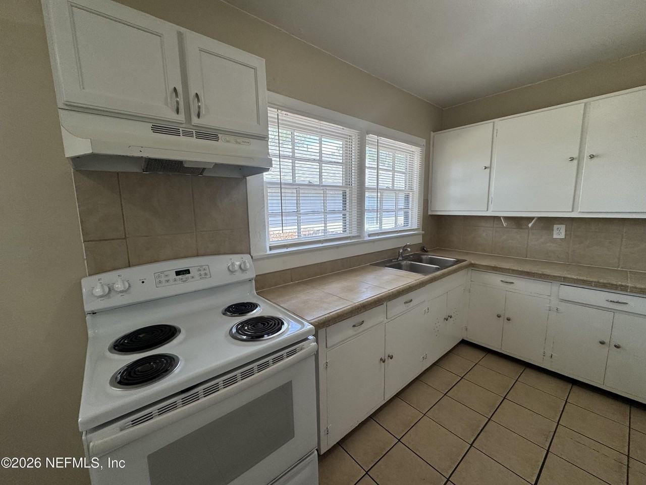 8277 Cheryl Ann Ln - Photo 6 of 16