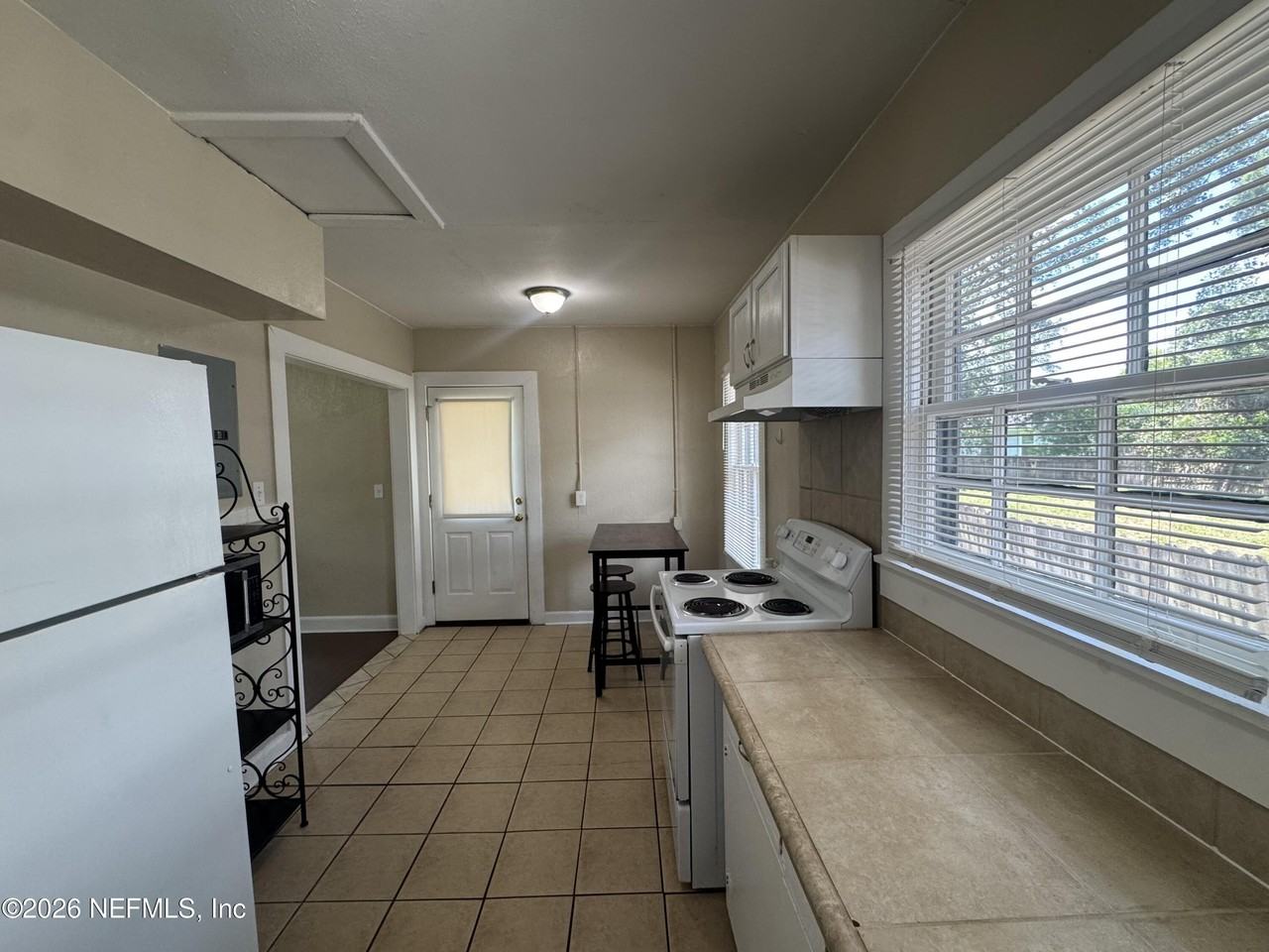 8277 Cheryl Ann Ln - Photo 7 of 16