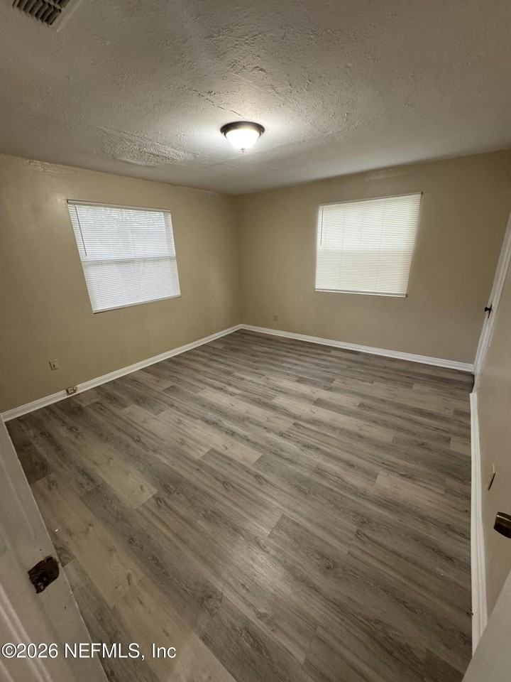 273 Day Ave - Photo 7 of 14