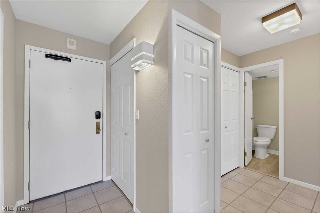 12500 Edgewater Dr #1206 - Photo 4 of 32