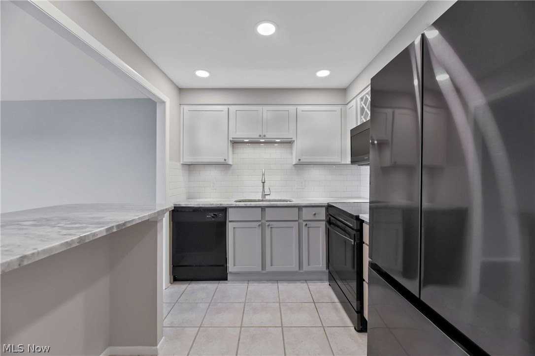 12500 Edgewater Dr #1206 - Photo 5 of 32