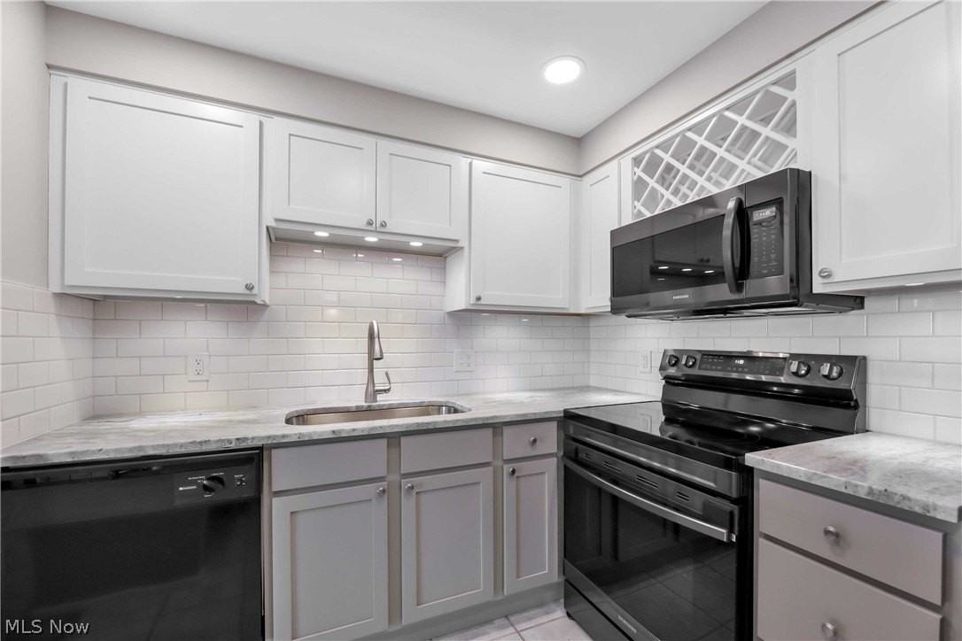 12500 Edgewater Dr #1206 - Photo 6 of 32