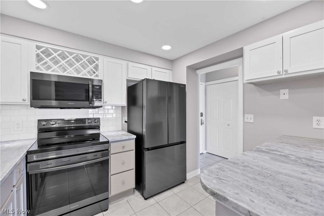 12500 Edgewater Dr #1206 - Photo 7 of 32