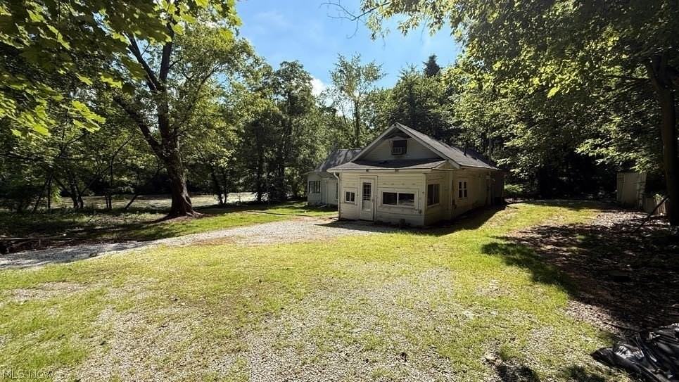 629 Portage Lakes Dr - Photo 2 of 23