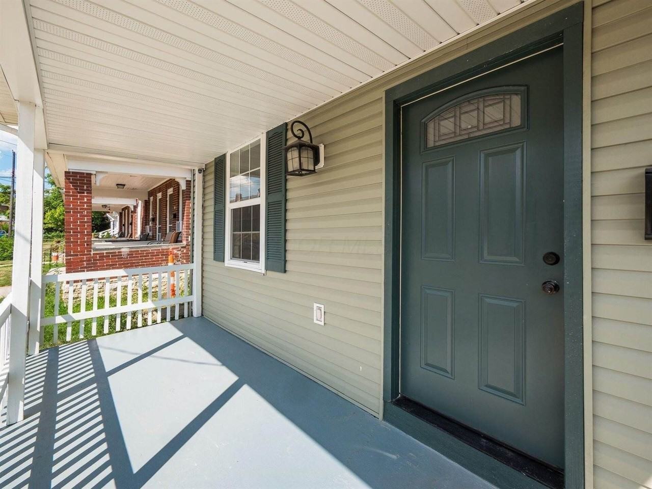 574 Seymour Ave - Photo 2 of 22