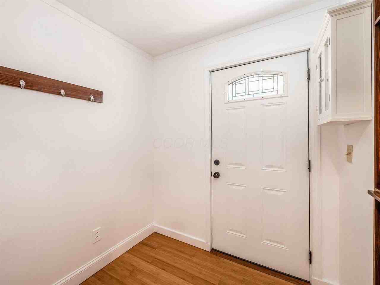 574 Seymour Ave - Photo 3 of 22