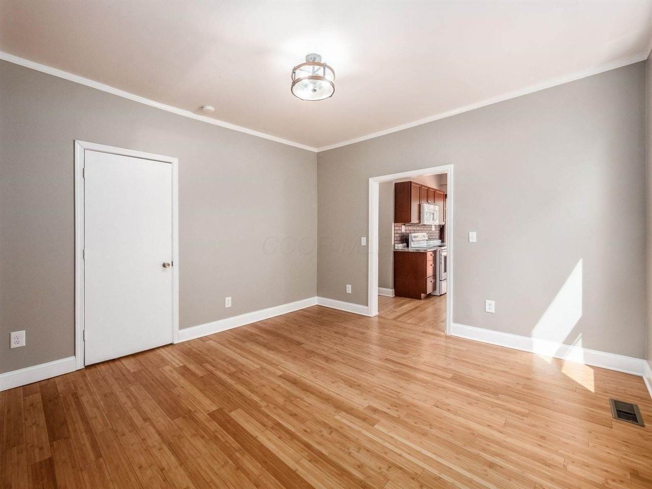 574 Seymour Ave - Photo 7 of 22