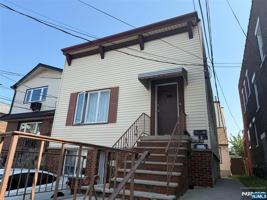 featured image of 217 Cliff St #3