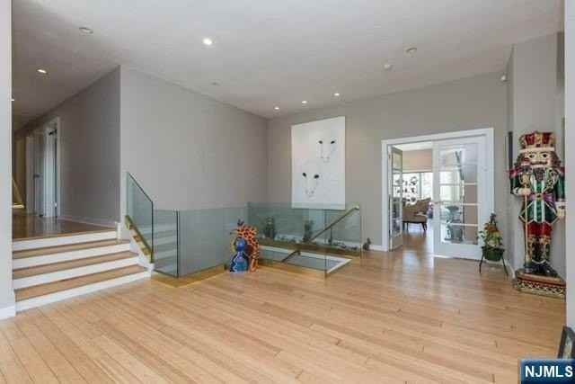 192 Stonehurst Dr - Photo 4 of 20