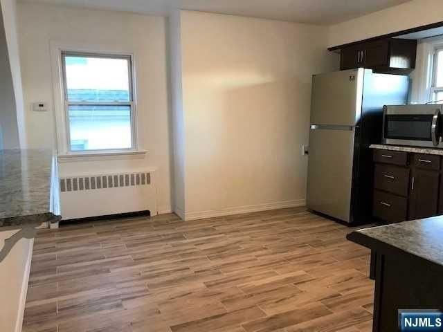 419 Parker Ave - Photo 2 of 9