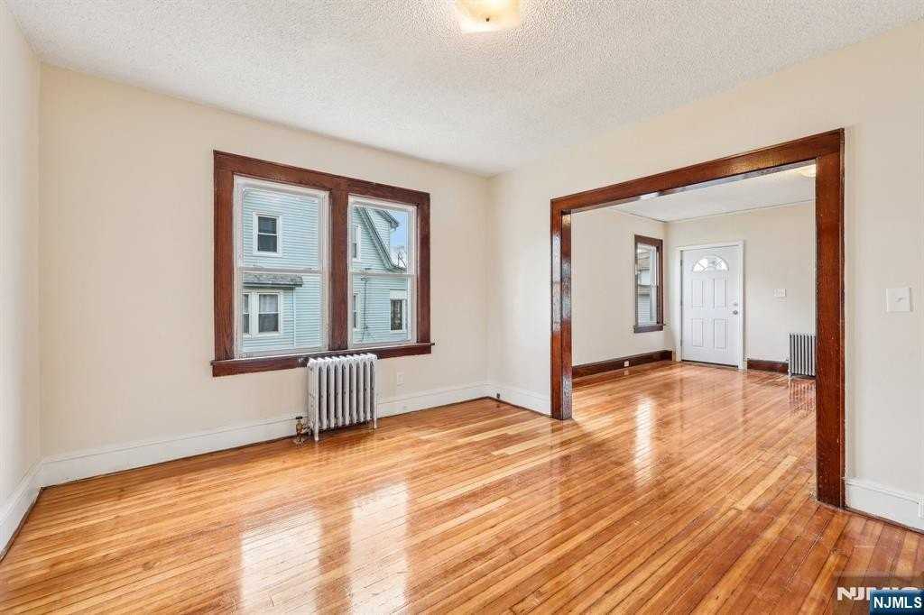 272 Clay St #2 - Photo 5 of 27