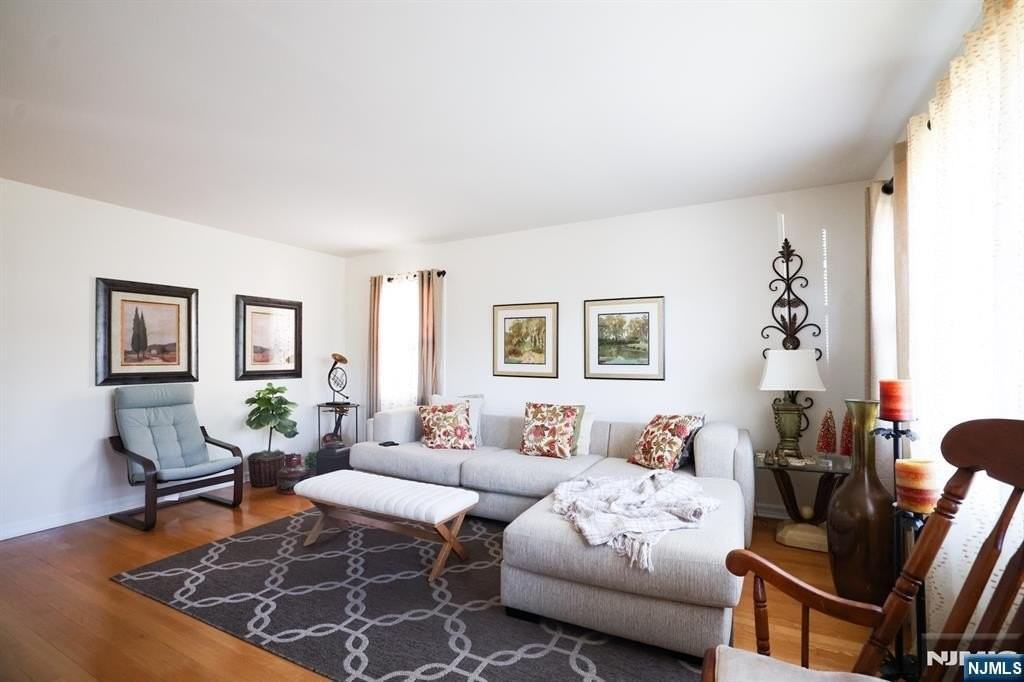 118 Diamond Bridge Ave #1 - Photo 4 of 25