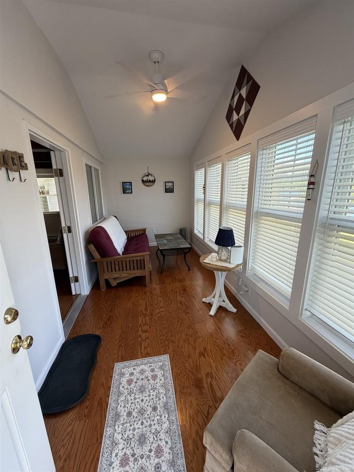 1330 Lake St #8 - Photo 6 of 29