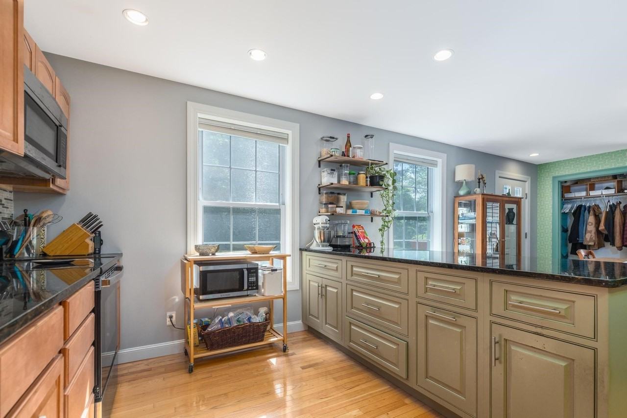 12 Woodside Rd - Photo 4 of 35