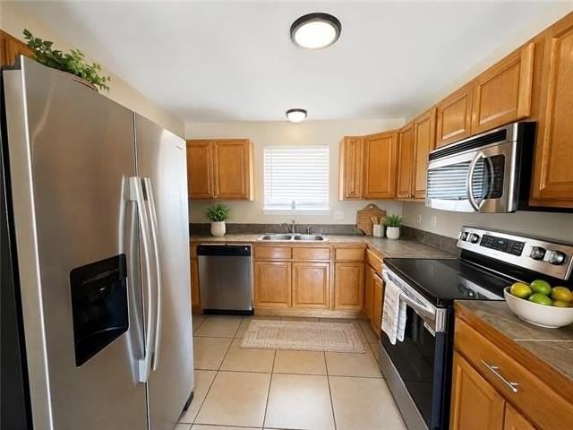 114 8th St - Photo 5 of 14