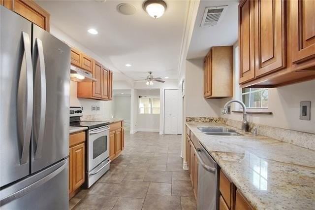 359 39th St - Photo 2 of 14