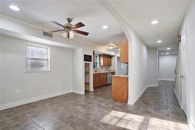359 39th St - Photo 3 of 14