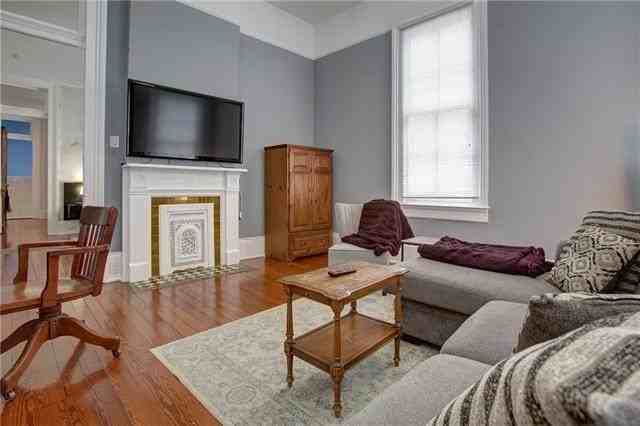 821 Bordeaux St - Photo 4 of 14