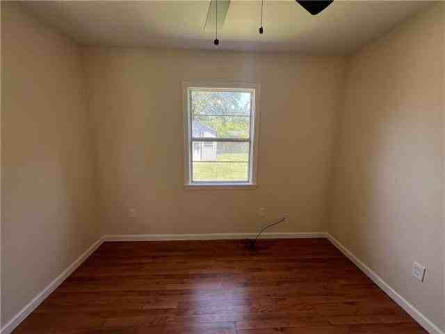 715 Community St - Photo 7 of 11