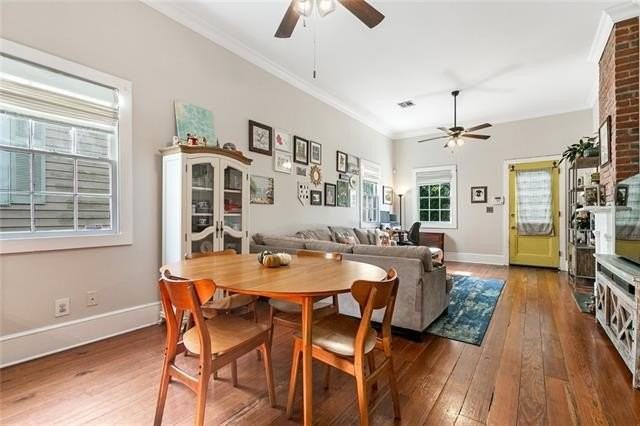 933 Pleasant St - Photo 3 of 11