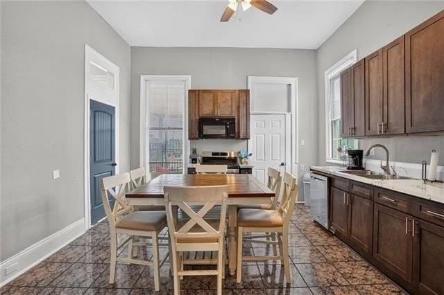 2655 Saint Ann St - Photo 4 of 16