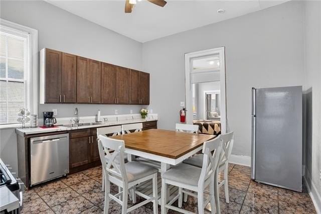 2655 Saint Ann St - Photo 5 of 16