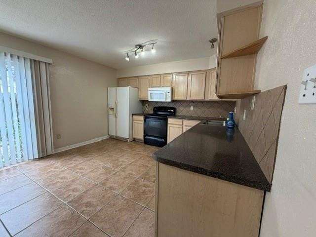 1752 Newport Pl #105 - Photo 3 of 15