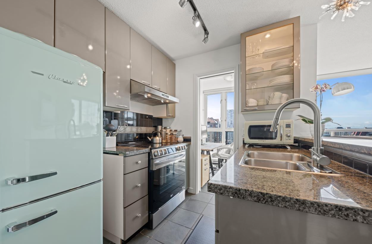 1068 Hornby Street #2706 - Photo 2 of 7
