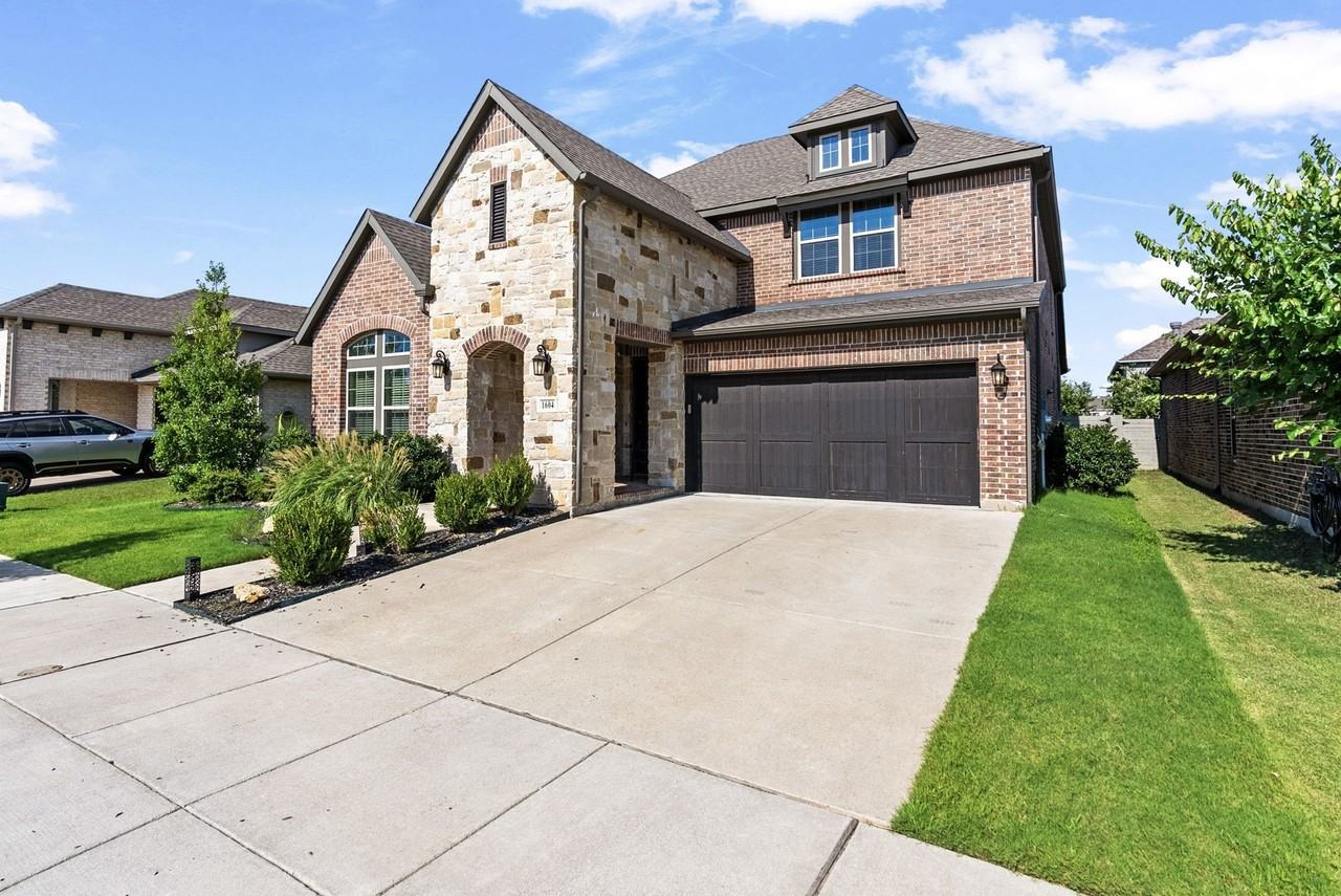 1604 Moss Trail Ct - Photo 2 of 40