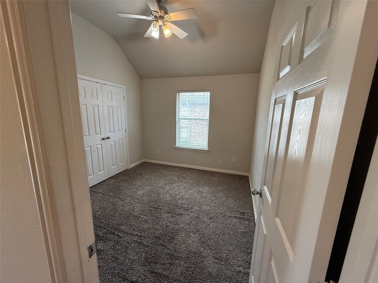 7341 Chambers Ln - Photo 4 of 22