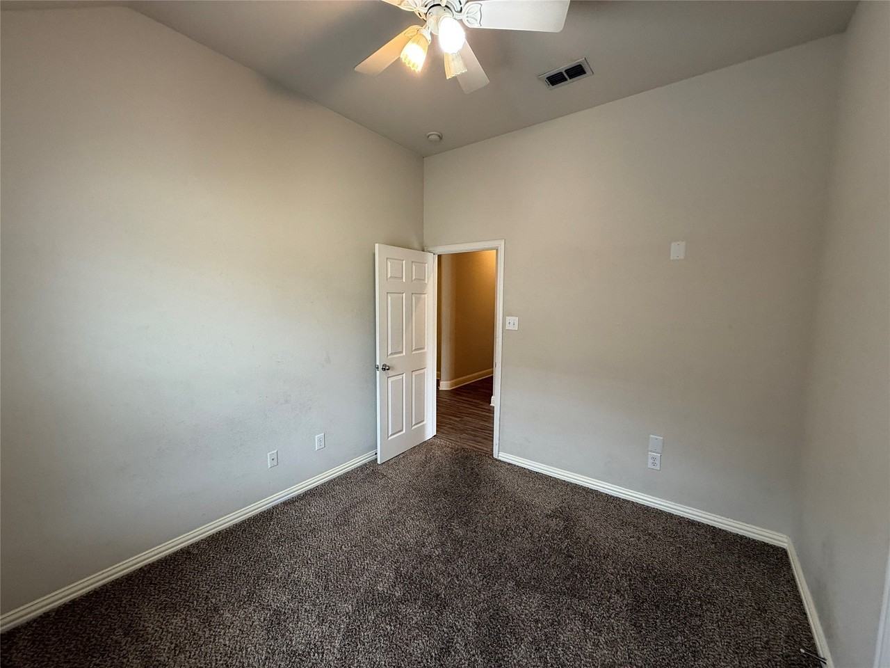 7341 Chambers Ln - Photo 6 of 22