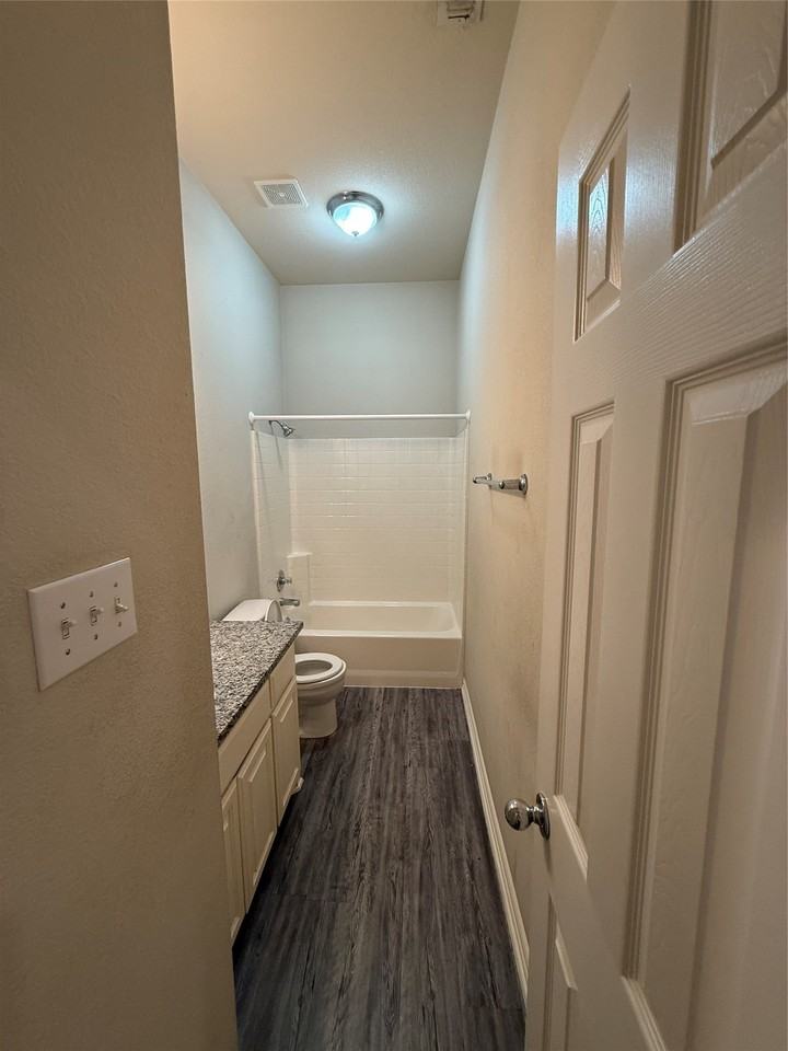 7341 Chambers Ln - Photo 7 of 22