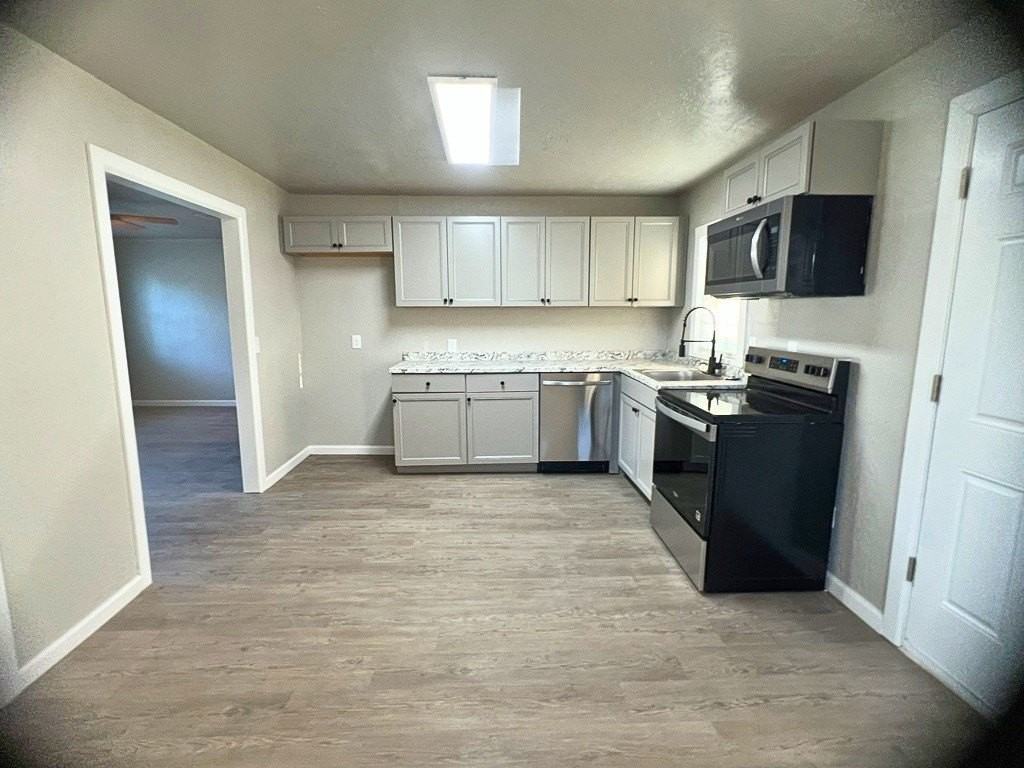 2308 Nw 20th St - Photo 3 of 7