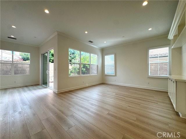 128 Hargrove - Photo 2 of 8