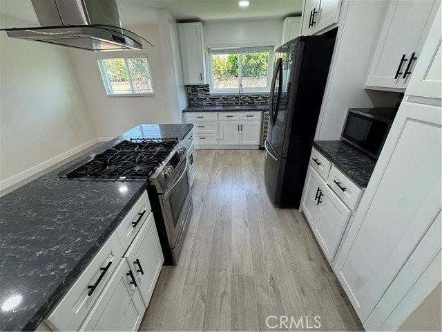 1415 E Gary Pl - Photo 4 of 8