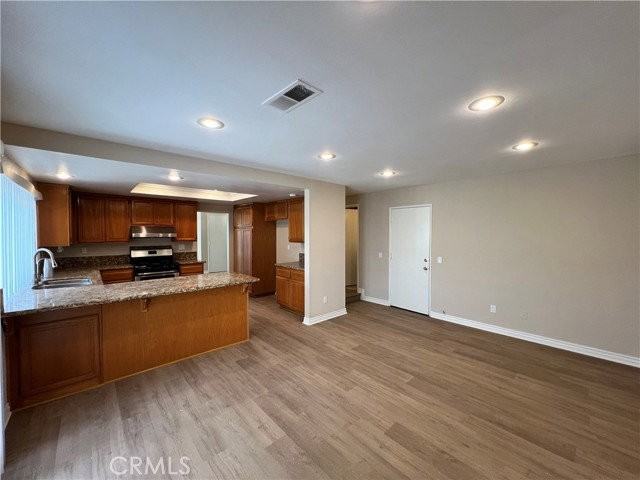 2134 Baywood Dr - Photo 2 of 8