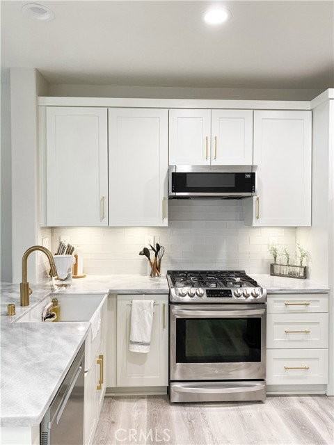151 Islington - Photo 4 of 8