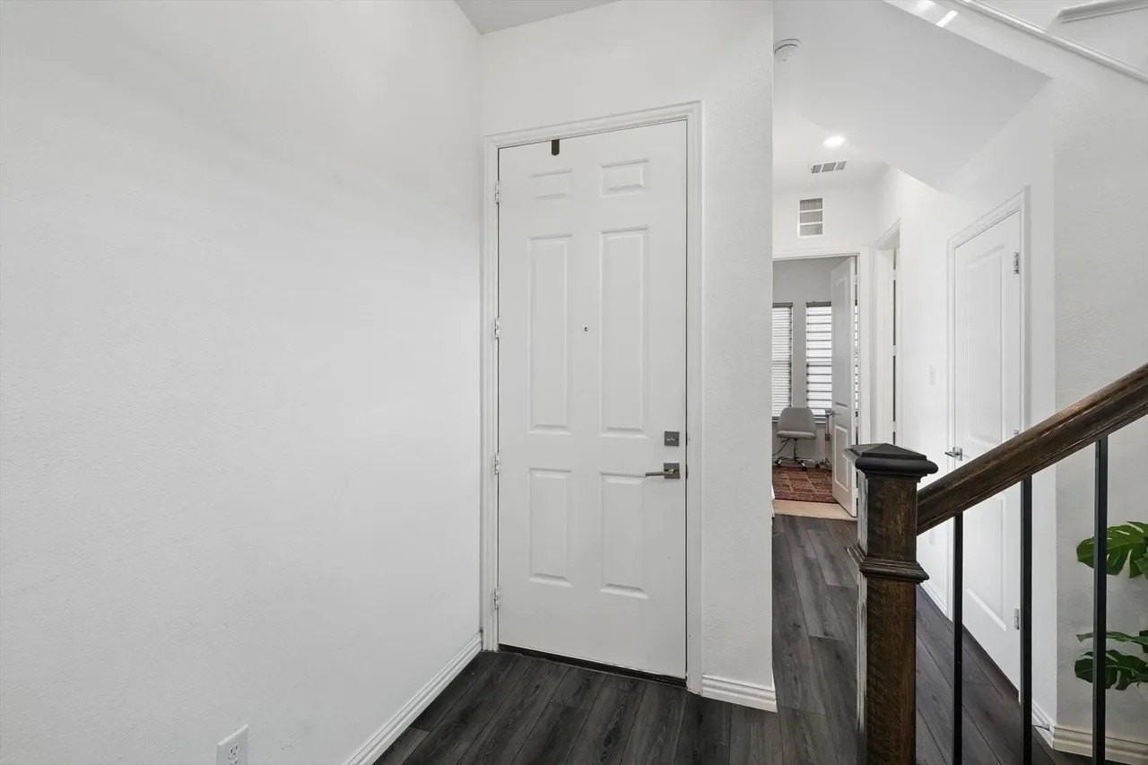 222 Woodson St - Photo 5 of 21
