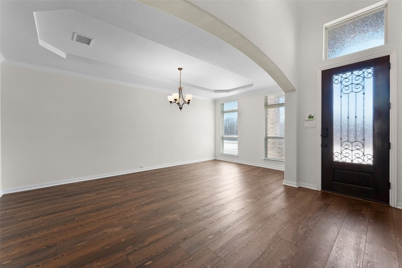 1209 Rogers Pkwy - Photo 3 of 39