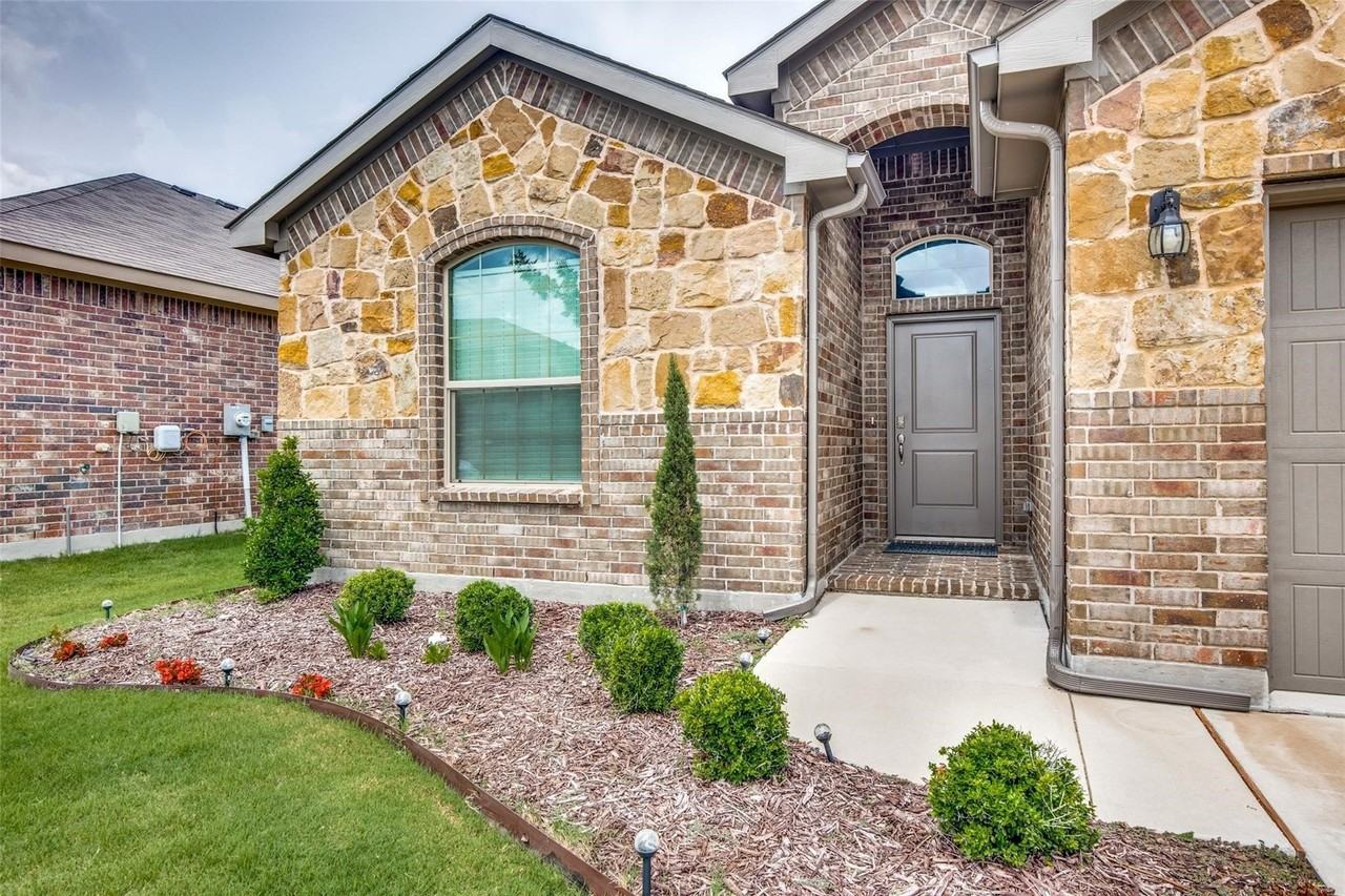 9036 Sycamore Leaf Dr - Photo 3 of 25