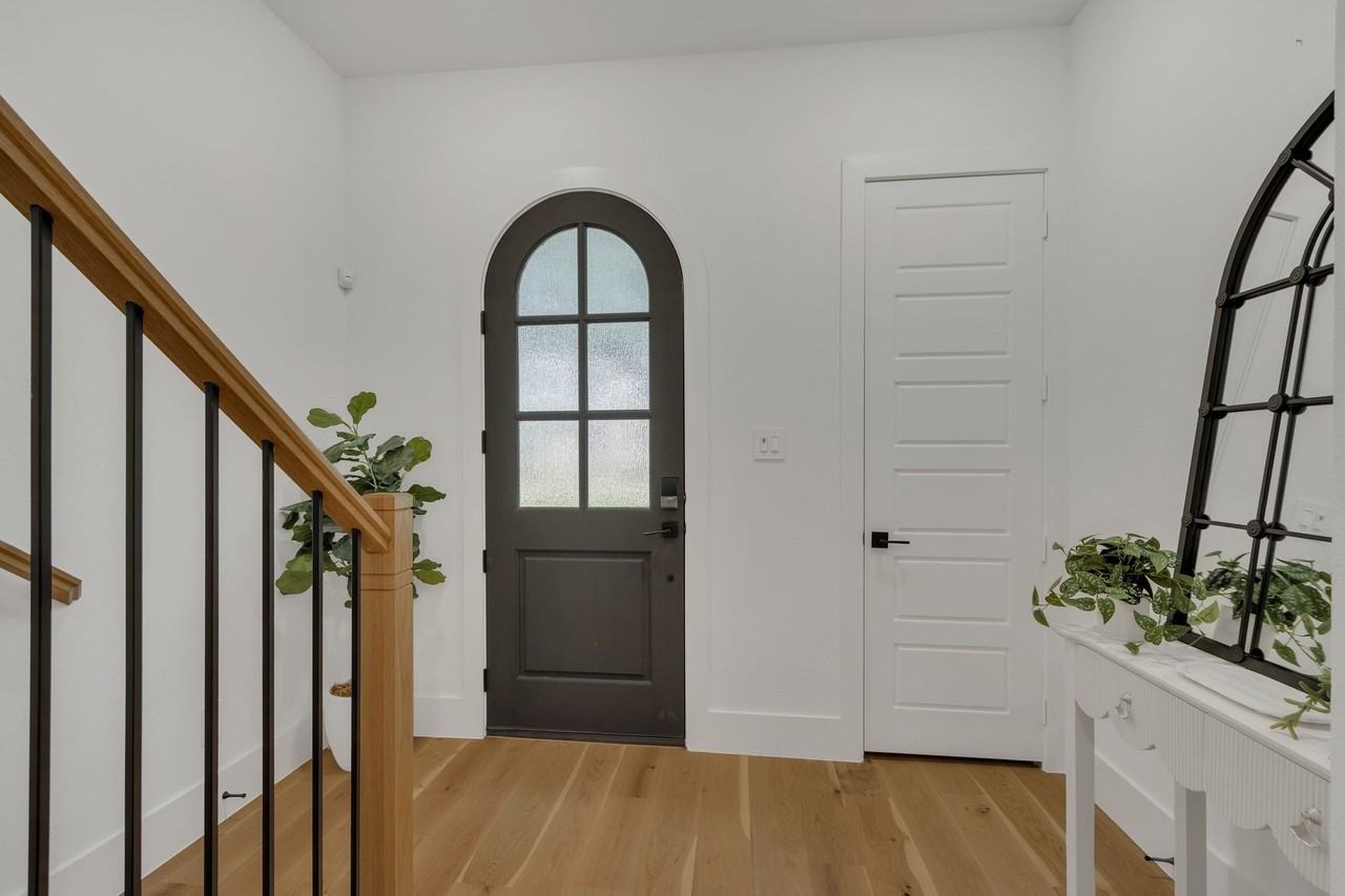 7828 Secluded Ave - Photo 6 of 40