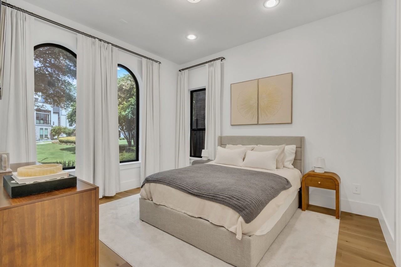 7828 Secluded Ave - Photo 7 of 40