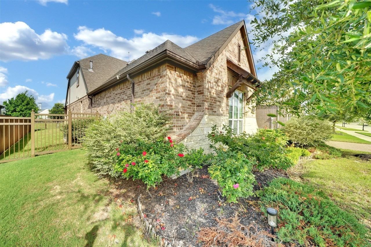 3481 Starling Dr - Photo 2 of 40