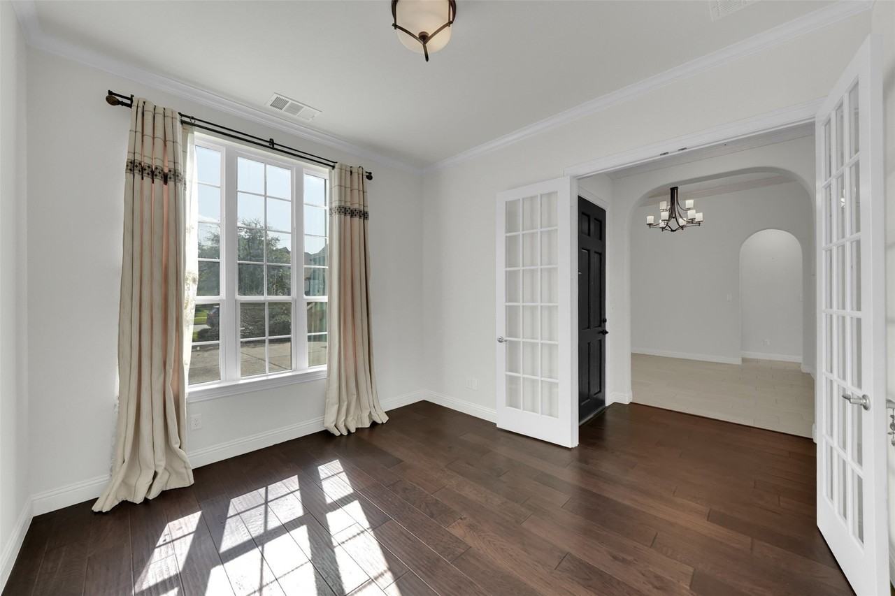 3481 Starling Dr - Photo 4 of 40