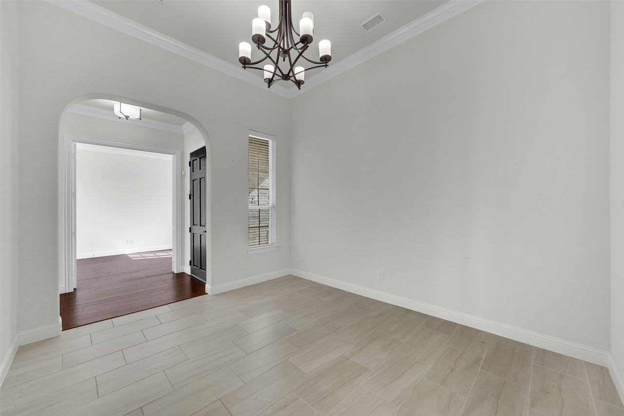 3481 Starling Dr - Photo 5 of 40