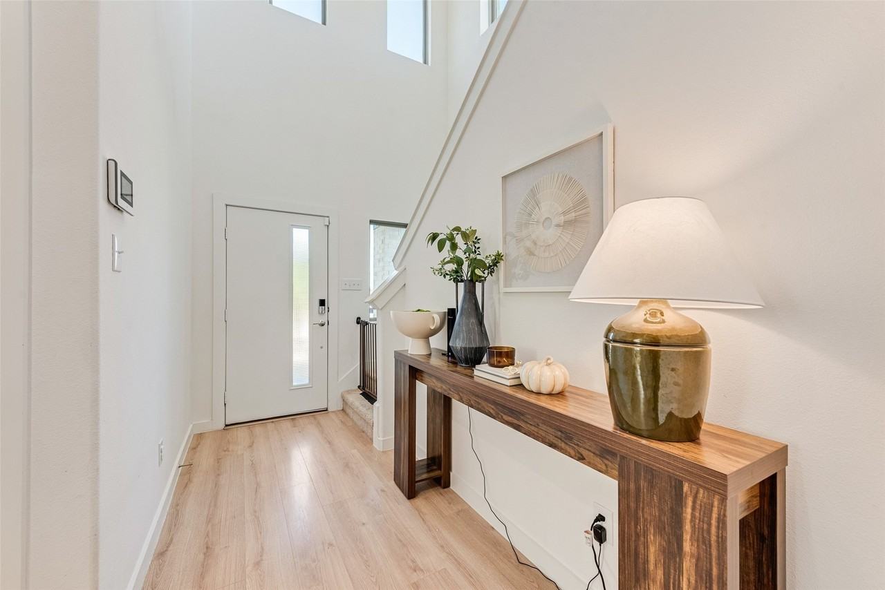 5011 Emerald Hill Dr - Photo 4 of 35