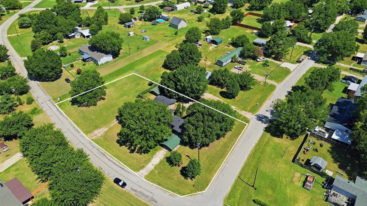 1941 Lariat Ln - Photo 3 of 36
