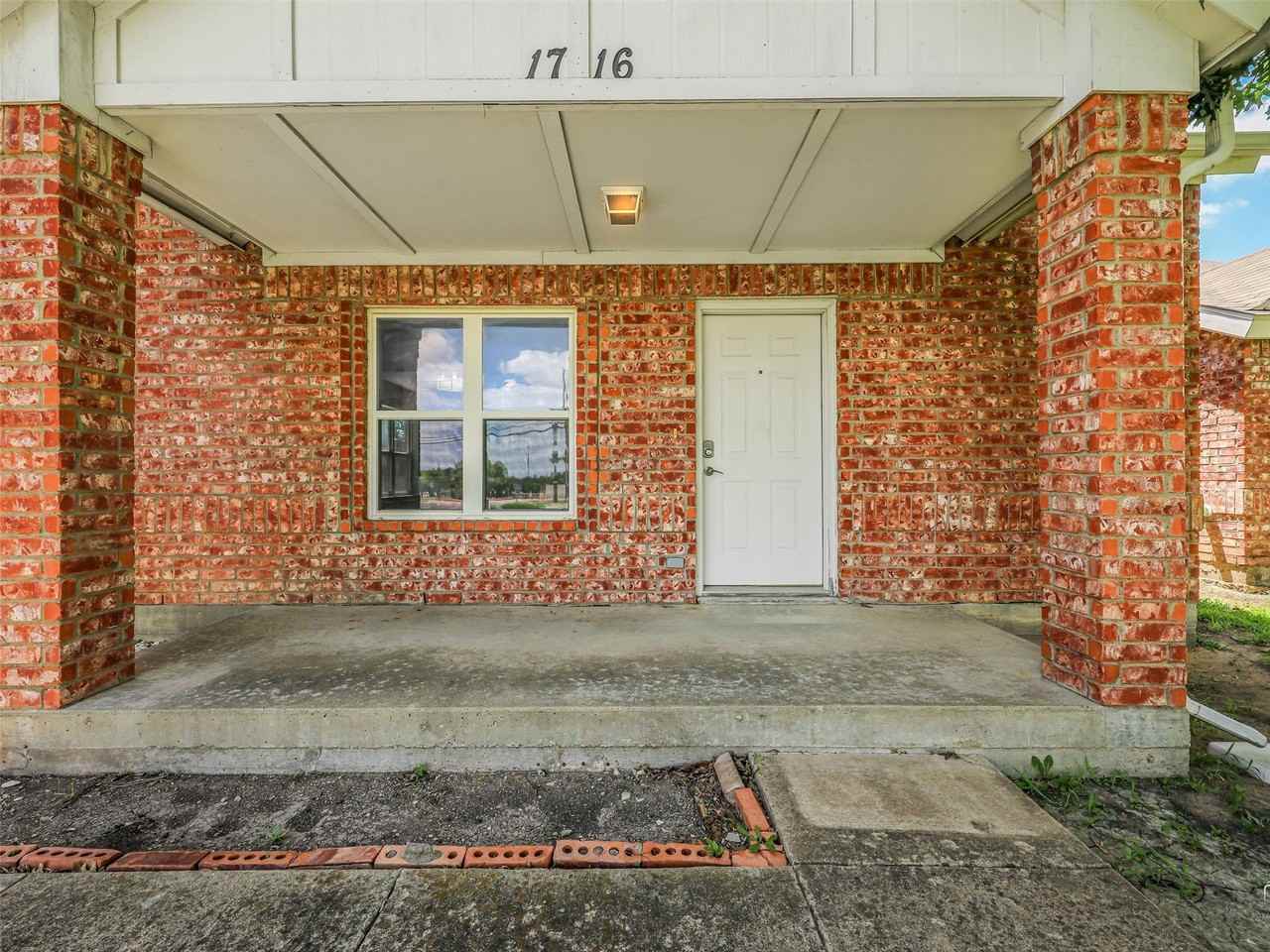 1716 E Parker Rd - Photo 4 of 25