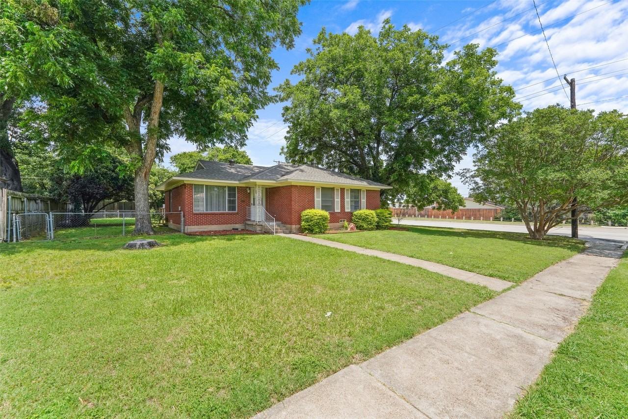 2829 Tolosa Dr - Photo 2 of 16