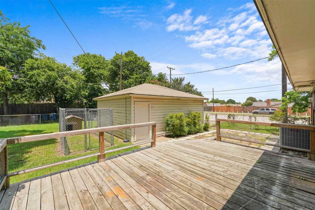 2829 Tolosa Dr - Photo 4 of 16
